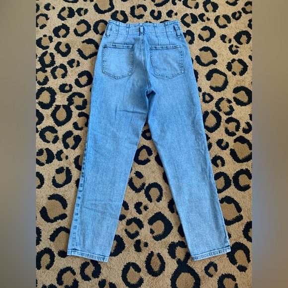 Dynamite Cindy Light Wash Jeans - Picture 2 of 4